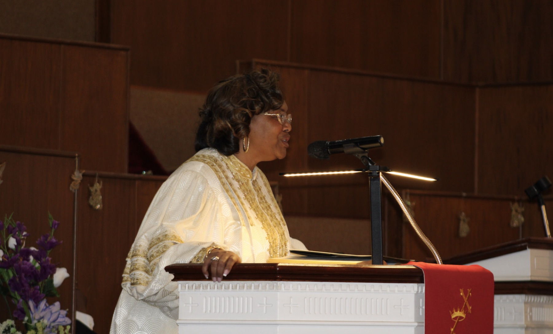 CHL President & CEO Rev. Kimberly L. Williams delivers the opening Invocation